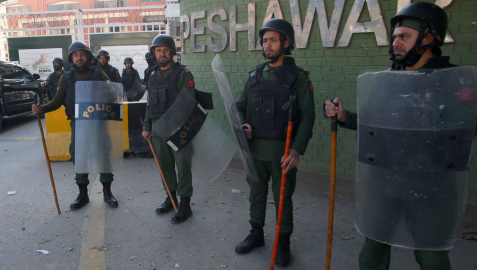 Pakistan'da seçim krizi büyüyor: Sokağa çıkma yasağı ilan edildi