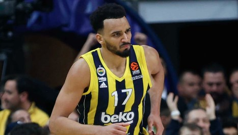 Fenerbahçe Beko'da Amine Noua'nın mukavelesi uzatıldı