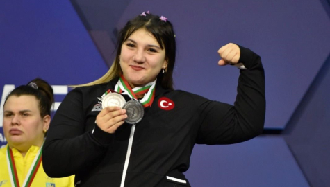 Ulusal halterci Fatmagül Çevik'ten Avrupa'da 2 bronz madalya