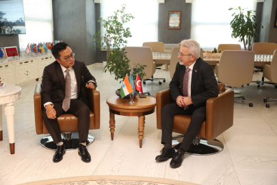 Başkan Erdem Hindistan Başkonsolosu’nu ağırladı