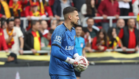 Göztepe'de Mateusz Lis, kalesine duvar ördü