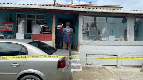Silivri’de kan donduran cinayet: Babasını boğazından bıçaklayarak öldürdü