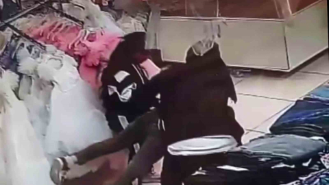 Bozuk para yutan çocuk ölümden döndü; o anlar kameraya yansıdı