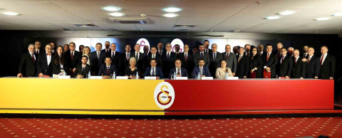 Galatasaray’da yeni yönetim mazbatalarını aldı