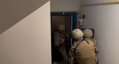 ’Kasten öldürme’ suçuyla aranan şahıs özel harekat baskınıyla yakalandı, "Ben ne yaptım" diyerek kendini savundu