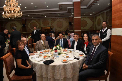 Esenyurt Belediye Başkanı 19 Ekim Muhtarlar Günü’nde muhtarlar ve aileleriyle bir araya geldi