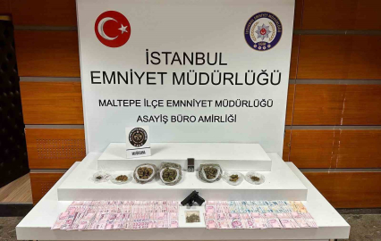 Maltepe’de servis minibüsünde uyuşturucu ticaretine baskın