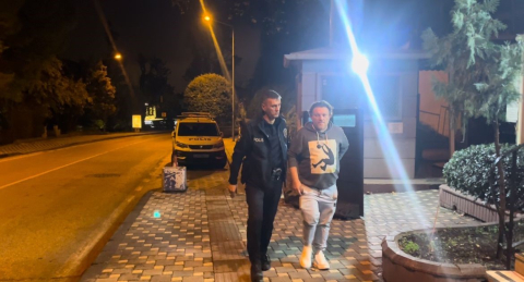 Polise mukavemet göstererek tehdit eden şahsa adli kontrol