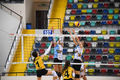 Okul Sporları Voleybol Yıldızlar grup müsabakaları başladı