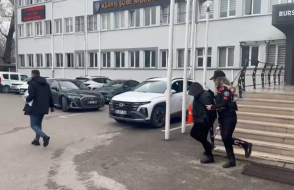 (Özel) Kendisini polis olarak tanıtıp 300 bin lira dolandıran şüpheli kadın çıktı
