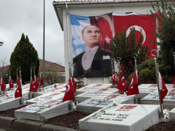 Şehitlik hem gururlandırdı hem de yürekleri burktu