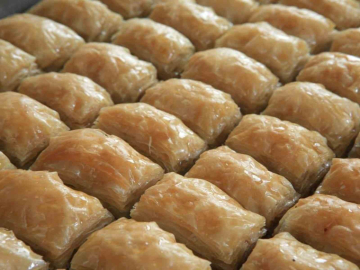 Özhan Market, bayrama hazır