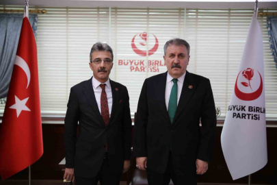 Başkan Dinç, Muhsin Yazıcıoğlu ve yol arkadaşları için düzenlenen anma programına katıldı