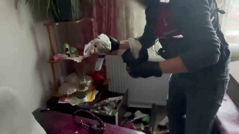 Sakarya’da narkotik köpeği destekli uyuşturucu operasyonu: 2 tutuklama