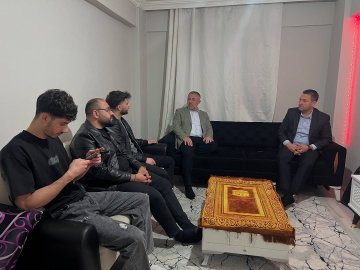 Filistinli öğrencinin sahur sofrasına konuk oldular