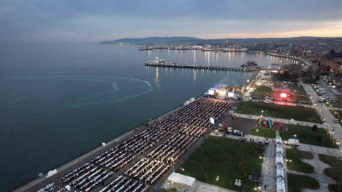 Tekirdağ’da sahilde 11 bin kişilik dev iftar