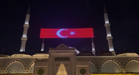 Kadir Gecesi’nde Büyük Çamlıca Camii doldu taştı