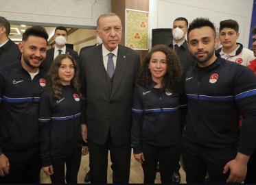 Şampiyon kayakçı ve kayak hocası babası Uludağ’daki yangında hayatlarını kaybettiler