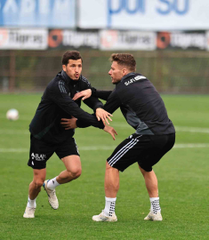 Beşiktaş kondisyon ve taktik çalıştı