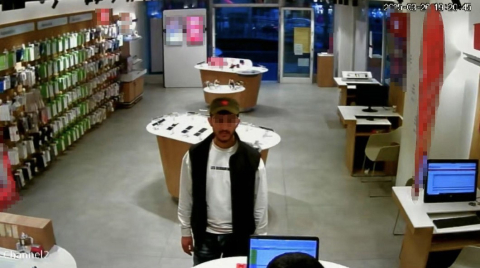 Sultangazi’de "elden taksit var mı" diyerek telefon çaldı: O anlar kamerada