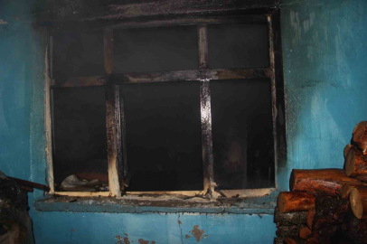 Çanakkale’de yanan ev kullanılamaz hale geldi