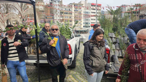 Bandırma’da ücretsiz fidan dağıtımı gerçekleştirildi