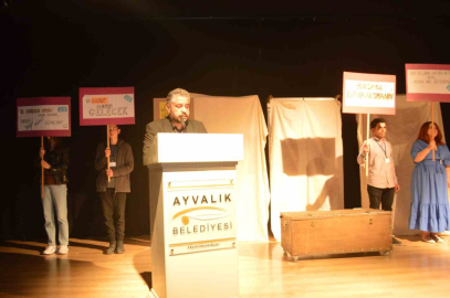 Ayvalık’ta Kadın oyunları Festivali Dünya Tiyatro Bildirisi ile sona erdi
