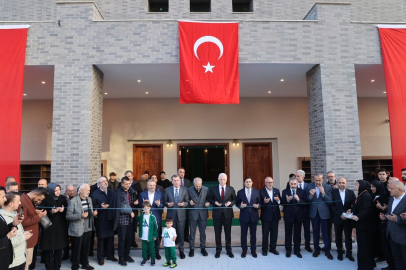 Zeytinburnu’nda Konyalı Hacı Veyiszade Camii ibadete açıldı