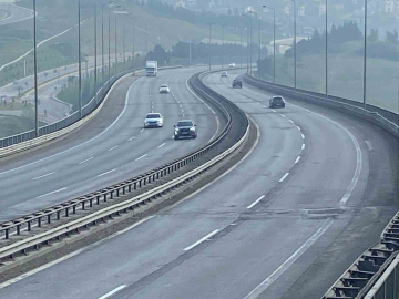 Bayram tatilinin ilk günü otoyol boş kaldı