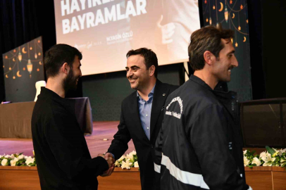 Başkan Özlü mesai arkadaşlarıyla bayramlaştı