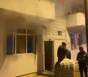 Biga’da yanan ev hasar aldı