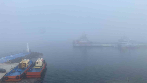 Çanakkale Boğazı sis nedeniyle transit gemi geçişlerine kapatıldı