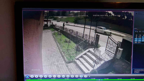 Otomobiliyle taklalar attı