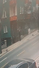 Esenler’de dehşet anları kamerada: Kayınpederini silahla vurarak kaçtı