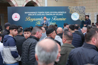 Arnavutköy Belediyesi geleneksel hale getirdiği bayram sofralarını bu sene de kurdu