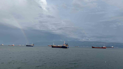 İzmit Körfezi’nde gemi yoğunluğu