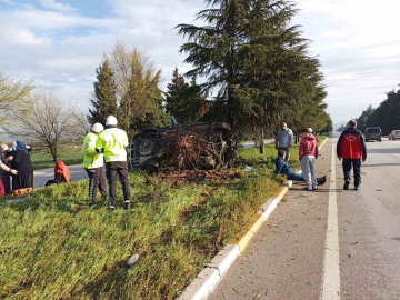 Balıkesir’de takla atan araçtaki 5 kişi yaralandı