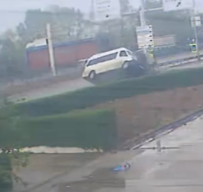 Bursa’da 1 çocuğun öldüğü, 5 kişinin yaralandığı kaza anı kamerada