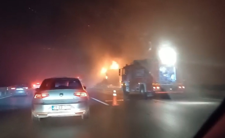 Yavuz Sultan Selim Köprüsü girişinde tır yangını: O anlar kamerada