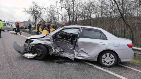 Bursa’da trafik kazası: 3 kişi yaralandı