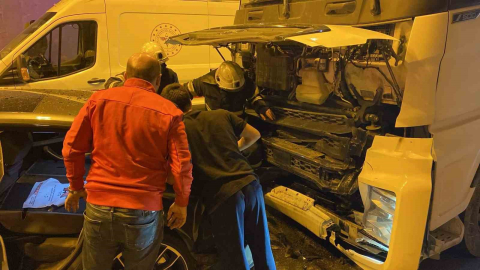 TEM’de 8 araç zincirleme kazaya karıştı: 8 yaralı