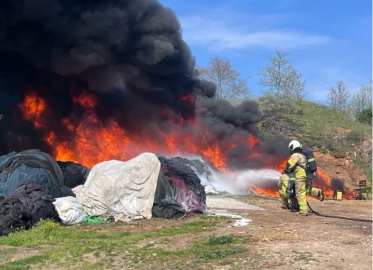 Erdek’te balıkçıların ağları alev aldı