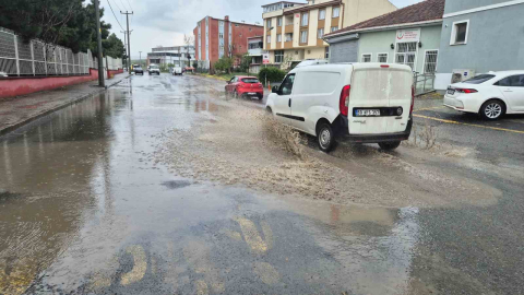 Tekirdağ’da sağanak yağış etkili oldu, sokaklar suyla doldu