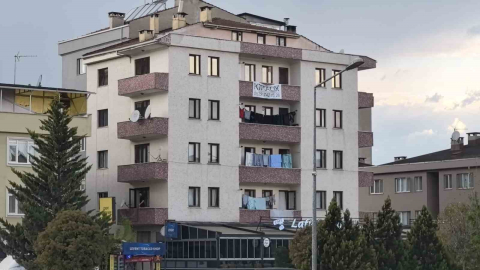 Bursa’da balkondan düşen çocuk ağır yaralandı