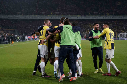 Fenerbahçe, liderle puan farkını 3’e indirdi