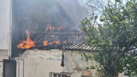 Tekirdağ’da ev alev alev yandı: Kullanılamaz hale geldi