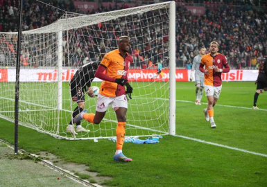 Victor Osimhen ligde 21. golünü kaydetti
