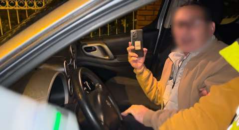 Alkollü sürücü zorluk çıkardı, yetmedi ekipleri kayda aldı