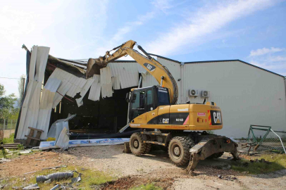 Nilüfer’de kaçak binalar yıkılıyor