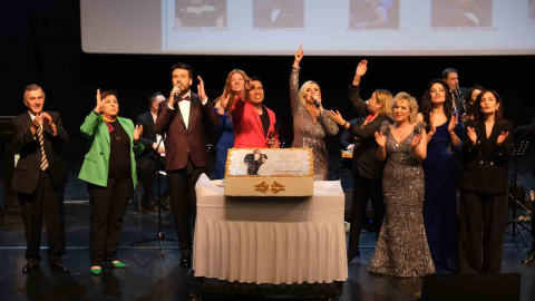 Talat Er, müzik kariyerinin 40. yılını Büyükçekmece’de kutladı